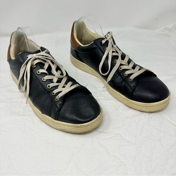 Tommy Hilfiger- Size 13 - Picture 1 of 11
